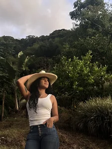 Zyara-Lourdes 👩‍🌾🤠🦋 Pic 3