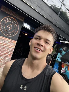 DrakeCarter kullanıcısının Me albümü -  5 fotoğraf