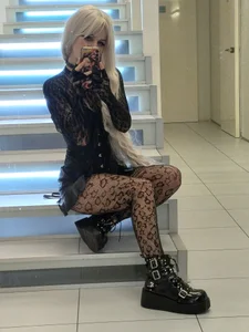 blonde de CassieEvans  6 photos