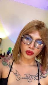 DazzlingroseHorsecock: Me my self and I ( 2 фото)