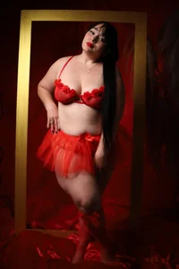 Keyla_Smitth crimson red Pic 2