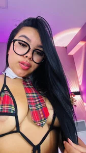 MarianaGarciaa__のA sexy uniformed college studentの 7枚の写真