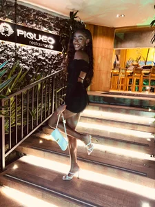 Nalarosse_ Elegance, a little sass, and a whole lot of confidence. Pic 3