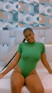 EMMA_JONHES Public Billede 3