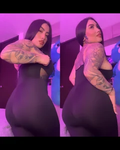 CloeeBeckam Im your curvy 🫣🤭 Foto 3