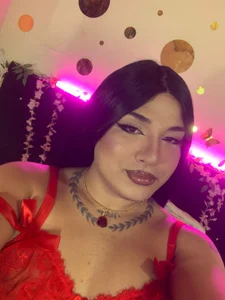 Cute_Emperatriz Sexy Empera Red  2টি ছবি