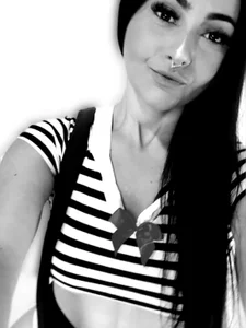 Public 2 od LauraColour  2 snímek