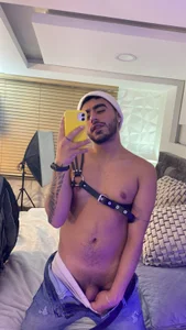 ItsMeEros A little bit horny Gambar 3