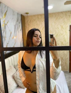 Celeste_Blair Secretary Poză 2