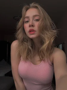 Anna_mileerPublic图片 2