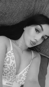 Kamila_Bell Public Pic 2