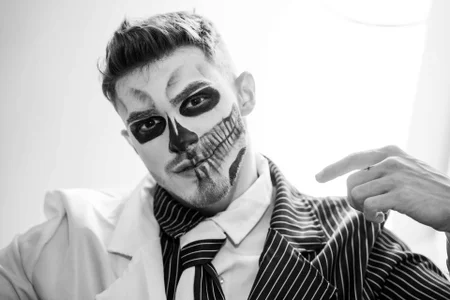 greekgod199 Halloween - {count, plural, one {תמונה אחת} two {שתי תמונות} many {# תמונות} other {# תמונות}}