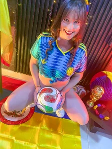Belly_Rosse 💛🔞You want to score a goal on me?😈⚽ Pic 4