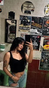 _chloe_hills Public Billede 2
