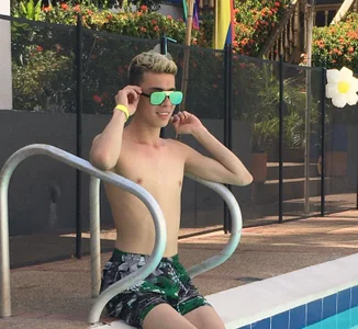 Juaan_Diick enjoy a little on the family farm รูป  2