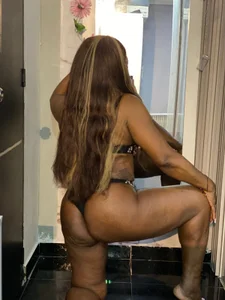 lola_hornei impossible to resist 🍑🥵 Pic