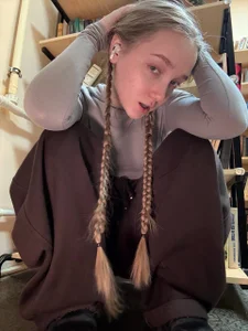 bambi_lu library worm🪱 Foto 2