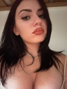 SylvieLacey's mee Sex Photo 2