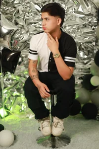 Niicky1_ Happy New Year 2025 ✨🎉🎊 Foto 4