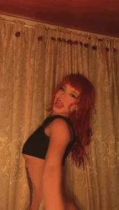 ScarlettRusso1: 🌞🌻🌱 ( 2 фото)