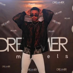 Dreamer de Jimmy_Brown1  2 photos