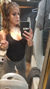 RhyleeRaine: Public ( 4 фото)