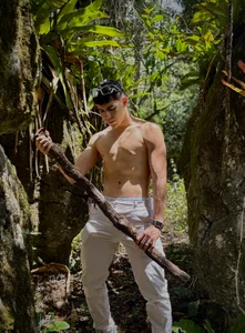 Houston__bull En el bosque 🌳 Foto 3