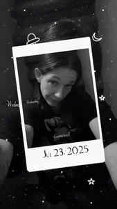 YoMomma-xoxo13のMuah 💋の 2枚の写真