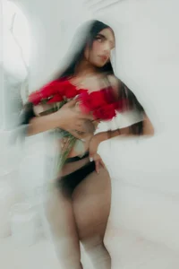 IzzyWild Roses are my favorites🌹 Immagine  3