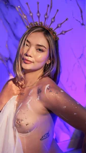 HaleyGreen1 White, Blue, Gold and Sensuality Foto 9