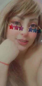 Sexy_Samantha_8 Public Pic 6