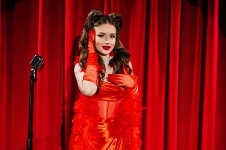 MilanaBalmain Burlesque 🌟 Foto 2