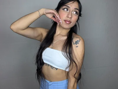 MadyJackson “A little attitude, a little temptation 💙” Billede 5