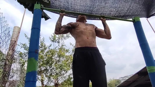 Adam_Hudsond a sunny day training Pic 6