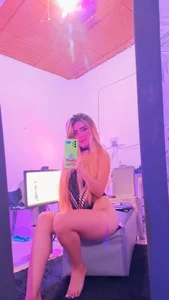 sweetholly_couple Public Pic 4