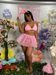 amelee_leanor spring show 🥕🌹🌺 Pic