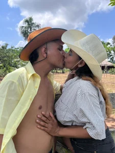 Hornyshow11 Public Immagine 