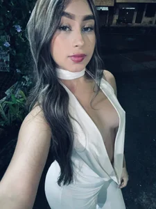 Zara-Blaze Public Foto 4