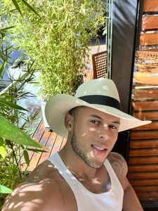 ethan_brown_Public图片 5