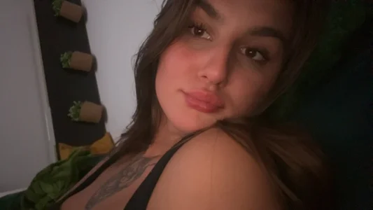 MilaHornyGirlPublic图片 3