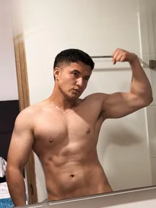 Alexander_ConnorのSexyの 4枚の写真