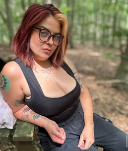 _naomidiz Selfies x Pic 2