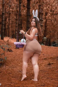 tania_brown01 Wrapped In Velvet Dreams Billede 3