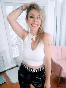 Caroll_Ass OBRIGADA POR ME AJUDAREM A CHEGAR A 15.000 SEGUIDORES Foto 4