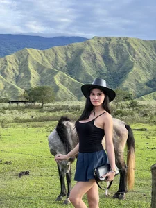 Ms_Monica Mountain Hình 4