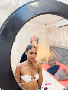 Increasingly sexy!! 🔥💋 od SASHA_BROWNIE__  2 snímek