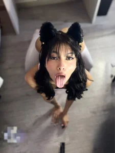 ayla_lux 🐈‍⬛🩷naughty kitty🩷🐈‍⬛ slika
