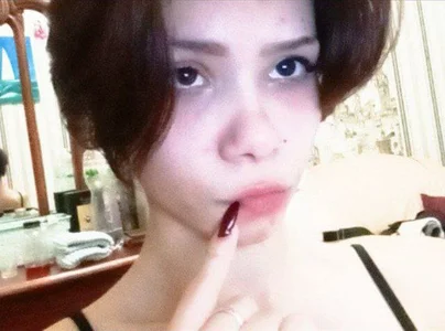 llittle-peachh Public Foto