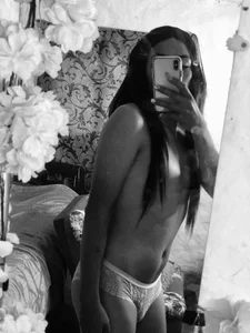 Scarlethvega99: Public ( фото)