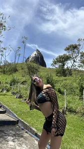 Julie_Rossie Piscina Gambar 2